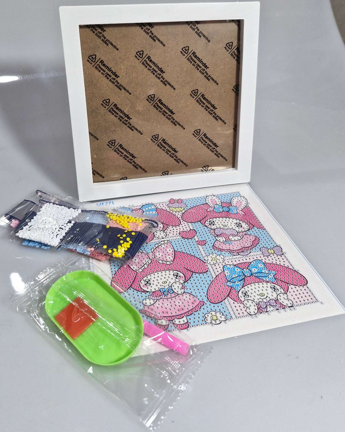 نقاسی الماسی 18*18  همراه با قاب پایه دار 117-6